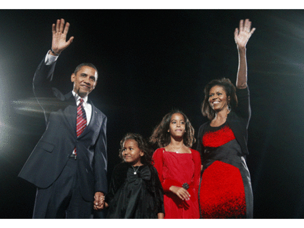 Rinkimų naktis: B. Obama su šeima | Reuters/Scanpix