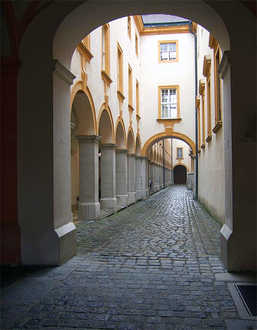 Melko vienuolynas. Arkos