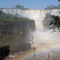 P4163205_iguazu_laiva_spriplaukia_prie_pat_krioklio