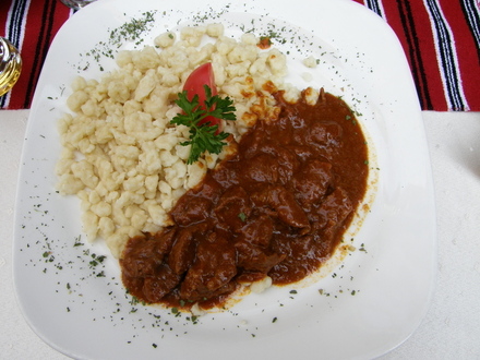 Jautiena vengriškai (beef stew)
