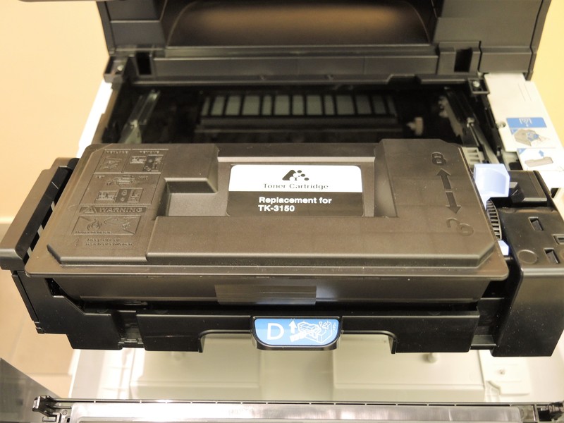 Nekartridžinė spausdintuvo konkstrukcija, kuomet tonerio kasetė keičiama atskirai nuo būgno ir ryškinimo mazgo.